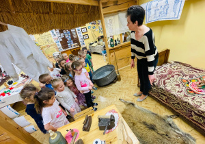 Święta Narodowe i wizyta w przedszkolnym Muzeum- gr.XI