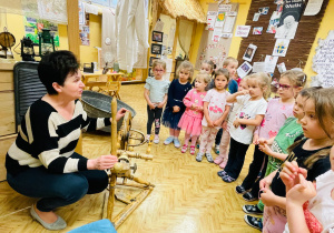 Święta Narodowe i wizyta w przedszkolnym Muzeum- gr.XI