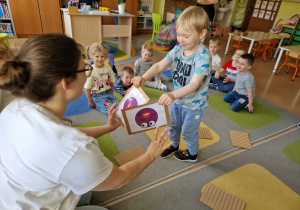 Wierszyki łamiące języki – spotkanie z LOGOPEGĄ w grupie X