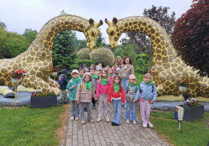 Wycieczka z okazji Dnia Dziecka do Parku Kreatywnej Zabawy "Deli Park" w Trzebawiu - grupa IX