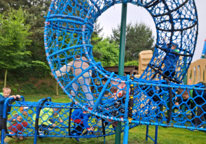 Wycieczka z okazji Dnia Dziecka do Parku Kreatywnej Zabawy "Deli Park" w Trzebawiu - grupa IX