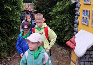 Wycieczka z okazji Dnia Dziecka do Parku Kreatywnej Zabawy "Deli Park" w Trzebawiu - grupa IX