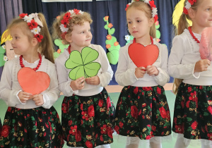 CZYTANIE ZBLIŻA – rodzinne spotkanie pełne wzruszeń i radości w grupie III