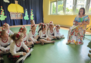 CZYTANIE ZBLIŻA – rodzinne spotkanie pełne wzruszeń i radości w grupie III