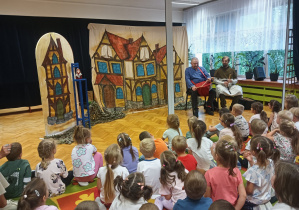 Spotkania z Kulturką - Czy w koronie jest do twarzy?