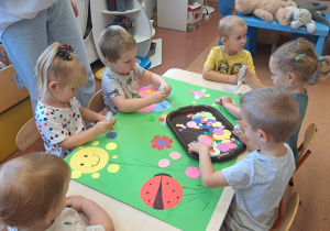 "Ja i ... Kropka" - Dzień Kropki w grupie IX
