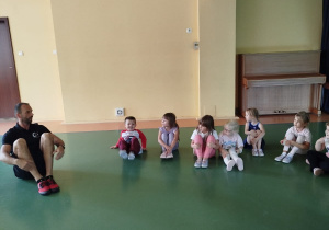 „Ruch to zdrowie – każdy przedszkolak to powie” – zajęcia sportowe w gr. XI i XII