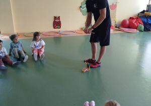 „Ruch to zdrowie – każdy przedszkolak to powie” – zajęcia sportowe w gr. XI i XII
