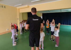 „Ruch to zdrowie – każdy przedszkolak to powie” – zajęcia sportowe w gr. XI i XII
