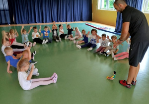 „Ruch to zdrowie – każdy przedszkolak to powie” – zajęcia sportowe w gr. XI i XII