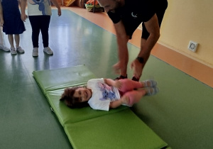 „Ruch to zdrowie – każdy przedszkolak to powie” – zajęcia sportowe w gr. XI i XII