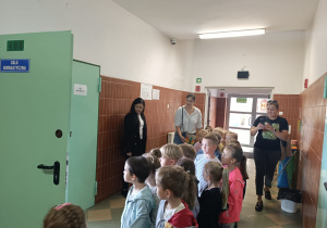 Wizyta gr. XI i XII w SP nr 9 im. Bohaterów Westerplatte w Koninie połączona z Międzynarodowym Dniem Kropki