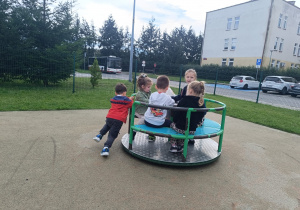 Wizyta gr. XI i XII w SP nr 9 im. Bohaterów Westerplatte w Koninie połączona z Międzynarodowym Dniem Kropki