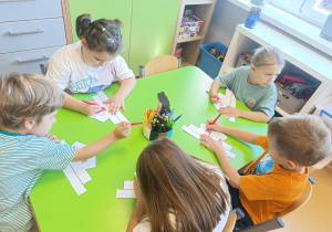 Poznajemy zawód pielęgniarki, czyli spotkanie z mamusią Antosi w gr. XII w ramach preorientacji zawodowej