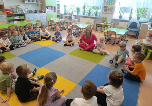 Poznajemy zawód pielęgniarki, czyli spotkanie z mamusią Antosi w gr. XII w ramach preorientacji zawodowej