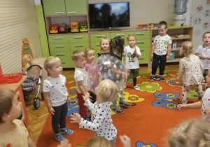 „Dzień Kropki – święto kreatywności” grupa VII