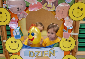 ŚWIATOWY DZIEŃ UŚMIECHU w Tygodniu Budowania Relacji – grupa X