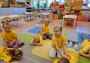 ŚWIATOWY DZIEŃ UŚMIECHU w Tygodniu Budowania Relacji – grupa X