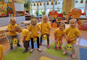 ŚWIATOWY DZIEŃ UŚMIECHU w Tygodniu Budowania Relacji – grupa X