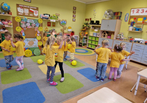 ŚWIATOWY DZIEŃ UŚMIECHU w Tygodniu Budowania Relacji – grupa X