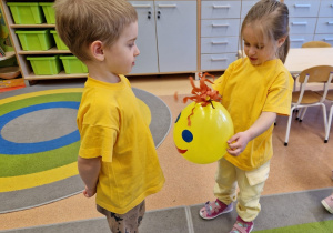 ŚWIATOWY DZIEŃ UŚMIECHU w Tygodniu Budowania Relacji – grupa X