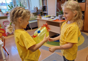 ŚWIATOWY DZIEŃ UŚMIECHU w Tygodniu Budowania Relacji – grupa X