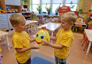 ŚWIATOWY DZIEŃ UŚMIECHU w Tygodniu Budowania Relacji – grupa X