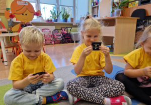 ŚWIATOWY DZIEŃ UŚMIECHU w Tygodniu Budowania Relacji – grupa X