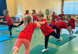 „Słoneczko dobrych relacji… Bo razem świecimy jaśniej...” – zajęcia w gr. XII w ramach Tygodnia Budowania Relacji