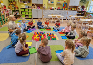 KODUJEMY …kolorowo i jesiennie - grupa X w Tygodniu Code Week 2025