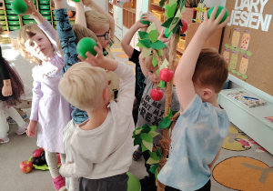 Projekt edukacyjny "Pod jesiennym parasolem"