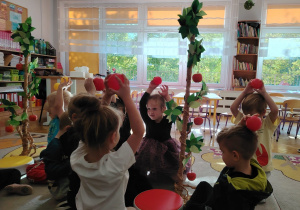 Projekt edukacyjny "Pod jesiennym parasolem"