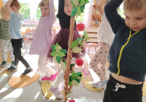 Projekt edukacyjny "Pod jesiennym parasolem"