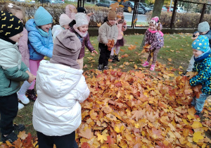 Projekt edukacyjny "Pod jesiennym parasolem"