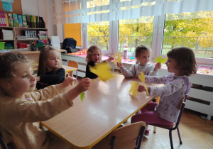 Projekt edukacyjny "Pod jesiennym parasolem"
