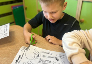 "Wesoły Kostek"- spotkanie z rehabilitantką gr.VI