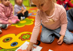 „Dotykam, słucham, czuję – jesień”