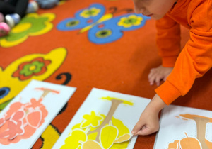 „Dotykam, słucham, czuję – jesień”