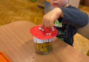 „Dotykam, słucham, czuję – jesień”