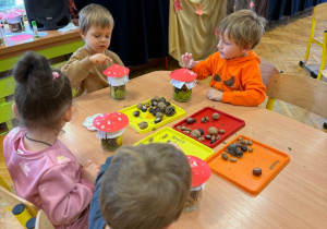 „Dotykam, słucham, czuję – jesień”