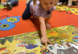 „Dotykam, słucham, czuję – jesień”