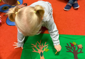 „Dotykam, słucham, czuję – jesień”