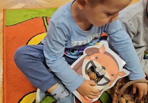 „Dotykam, słucham, czuję – jesień”