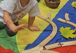 „Dotykam, słucham, czuję – jesień”