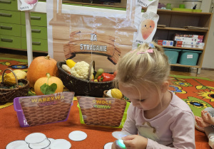 „Dotykam, słucham, czuję – jesień”