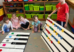 Dźwięki, kolory i uśmiechy – Color Piano w gr III