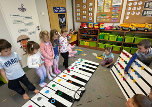 Dźwięki, kolory i uśmiechy – Color Piano w gr III