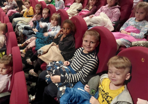 Spektakl teatralny pt.: "Przygody Baltazara" w KDK- gr. IV, V, XI i XII