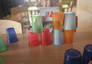 Kodowanie z kubeczkami – Code Week w grupie VII