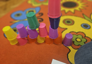 Kodowanie z kubeczkami – Code Week w grupie VII